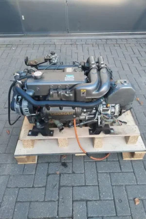 Populair Yanmar 4JH4-HTE scheepsmotor 110pk met keerkoppeling zeer mooi